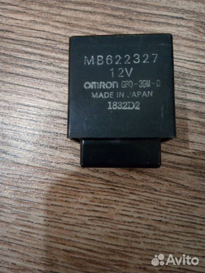 Реле поворота Mitsubishi Pajero MB622327 V44 4D56