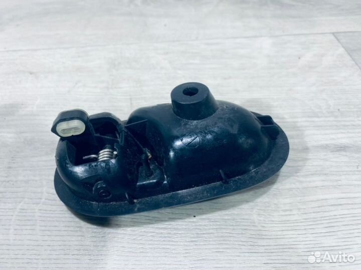 Ручка двери задняя левая Renault Logan седан K4M