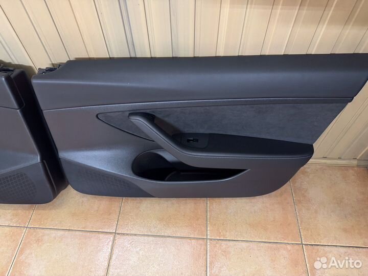 Дверные карты Tesla 3