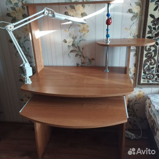 Компьютерный стол