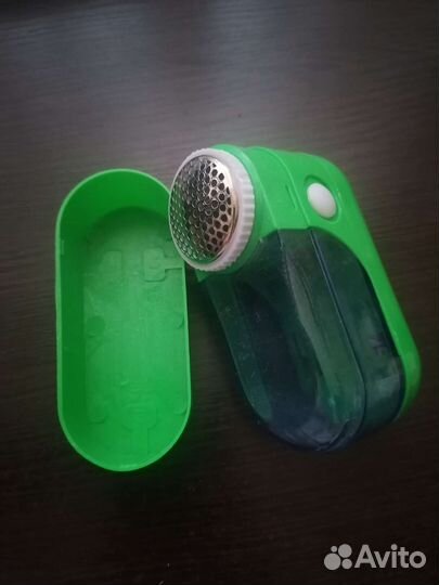 Машинка для удаления катышков со щёткой