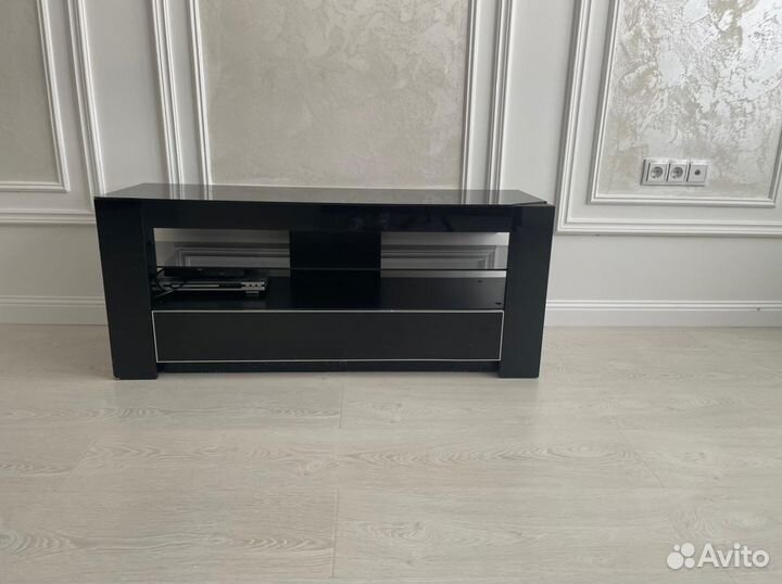 Тумба под телевизор