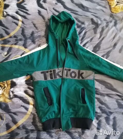 Спортивный костюм