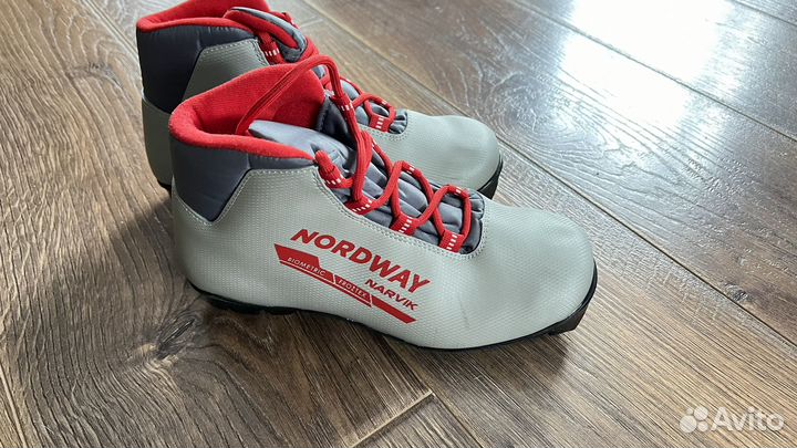 Лыжные ботинки новые