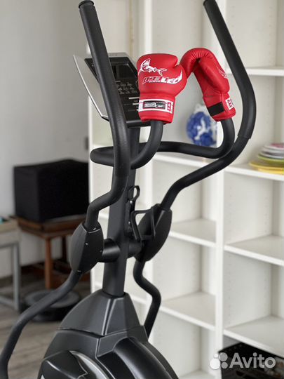 Эллиптический тренажер Spirit XE 330