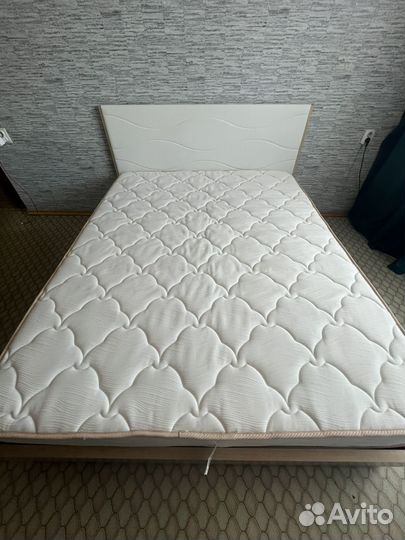 Кровать двухспальная 160 200 с мягким изголовьем