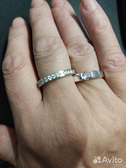 Женское кольцо из серебра 925 пробы с цирконием 17