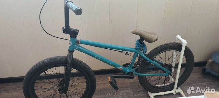 BMX Outleap revolt