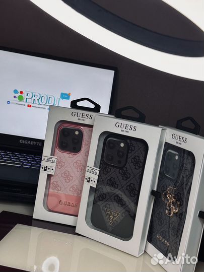 Чехол Guess на iPhone