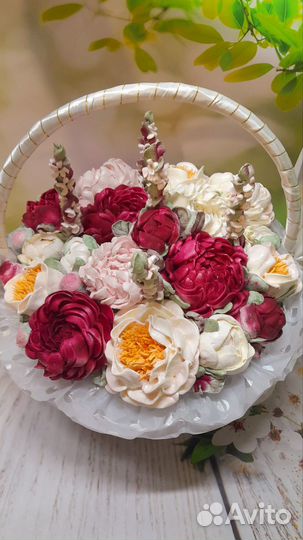 Корзина с зефирными цветами