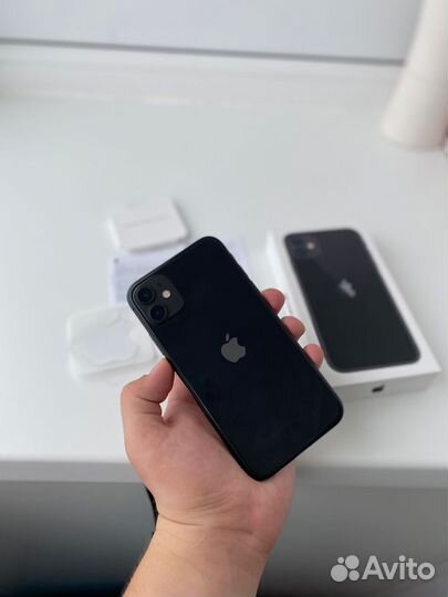 iPhone 11, 64 ГБ