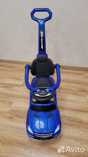 Машинка каталка с родительской ручкой