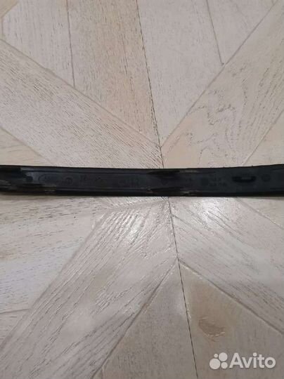 Range Roger velar молдинг бампера правый