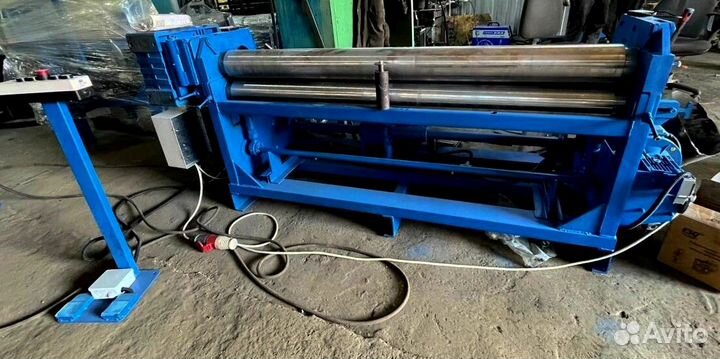 Вальцовочный трехвалковый листогиб