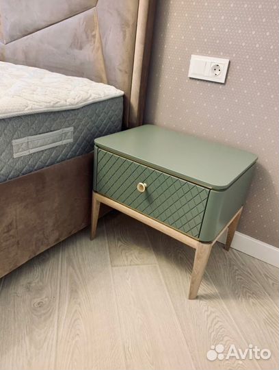 Тумба с ящиками