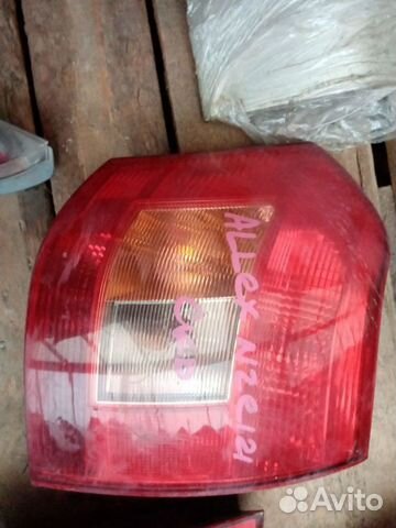 Стоп-сигнал задний левый на toyota allex NZE121 1N