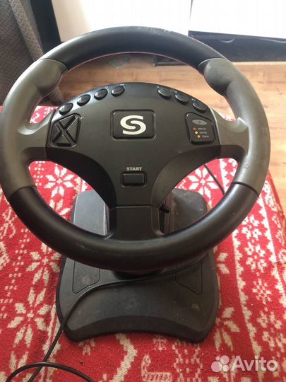 Игровой руль с педалями