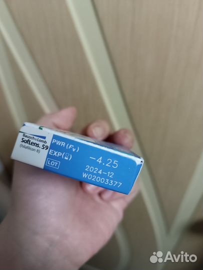 Линзы контактные -4. 25