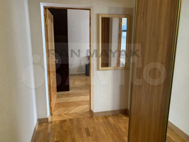 3-к. квартира, 94 м², 1/2 эт.