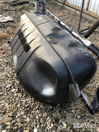 Бензобак на мерседес w126