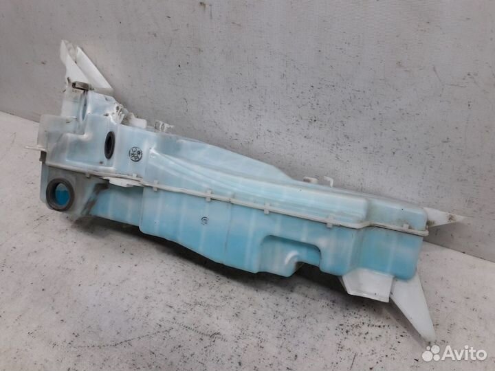 Бачок омывателя Toyota Land Cruiser 200 2007