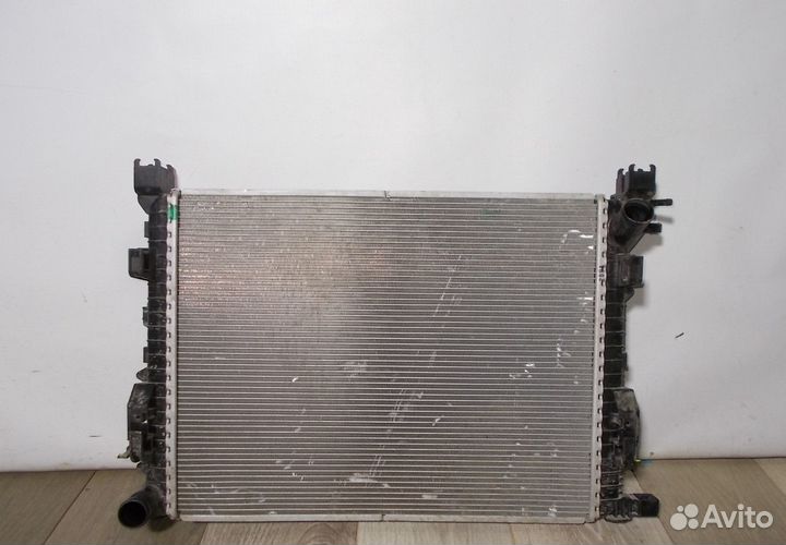 Радиатор охлаждения бу Renault Kaptur OEM 21410804