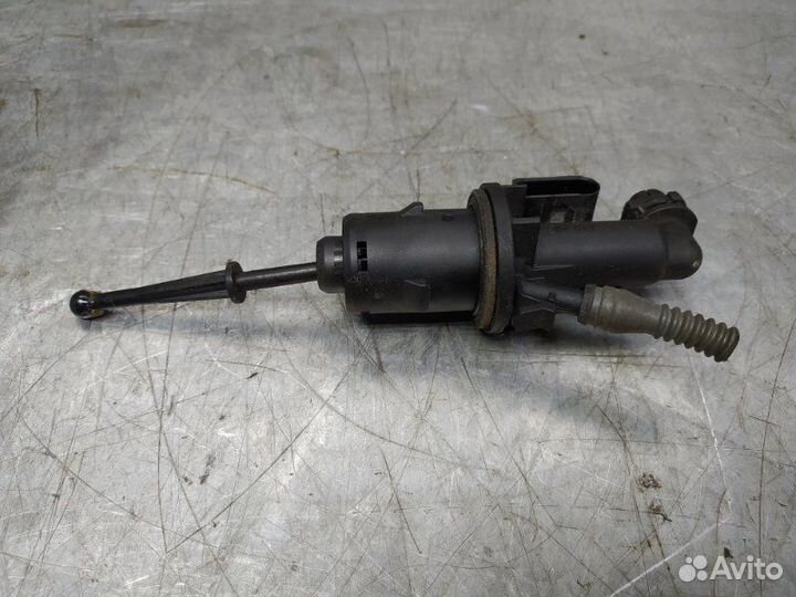 Цилиндр сцепления главный Skoda Octavia (A5 1Z)