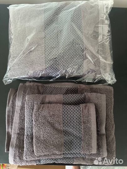 Набор полотенец новый