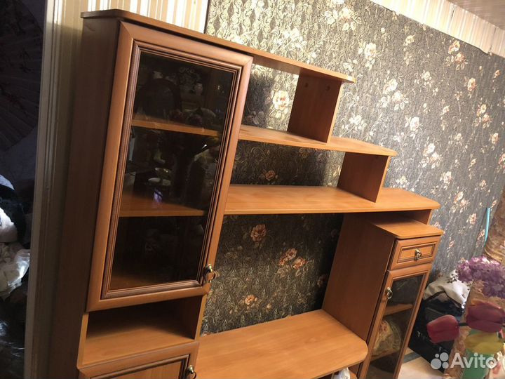 Полка под телевизор