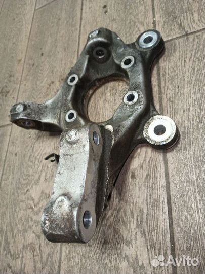 Кулак передний правый Dodge Grand caravan 5 2015