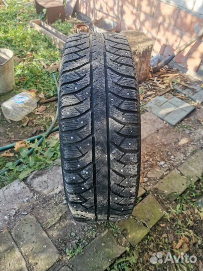 Bridgestone Ice Cruiser 5000 235/70 R16