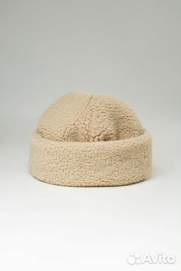 Шапка объемная плюшевая