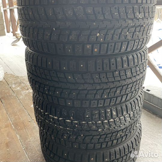 Dunlop SP Winter Ice 01 215/50 R17