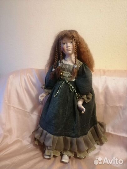 Кукла фарфоровая с клеймом