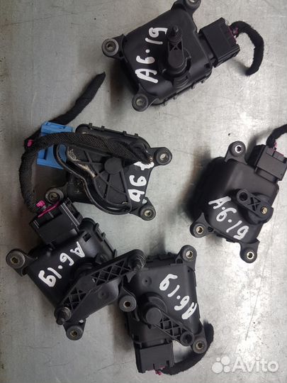 Моторчик заслонки печки VAG Audi VW