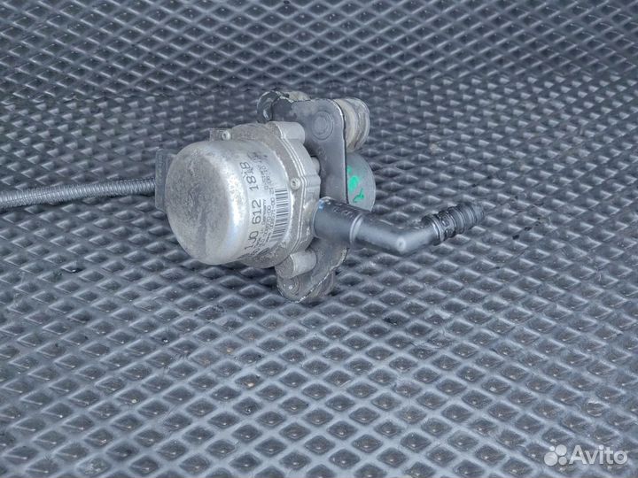 Вакуумный насос 1J0612181B