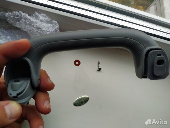 KIA RIO ручка потолочная правая оригинал