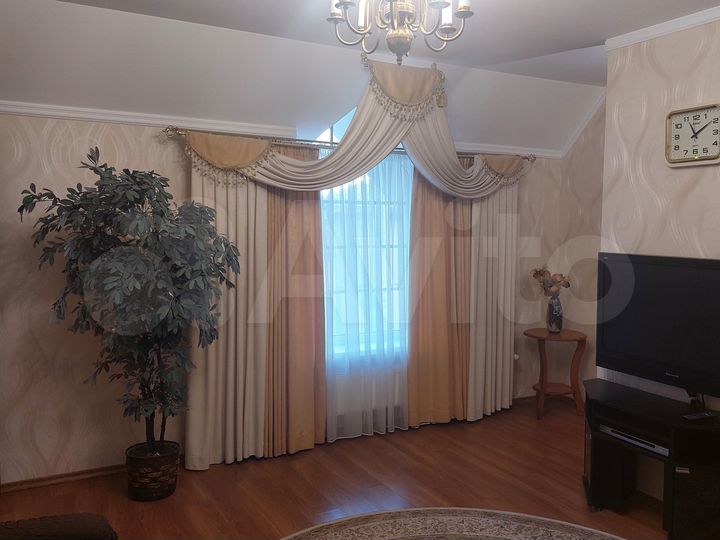 2-к. квартира, 50 м², 3/3 эт.