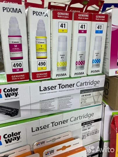 Коробка Новых картриджей, красок и фотобумаги