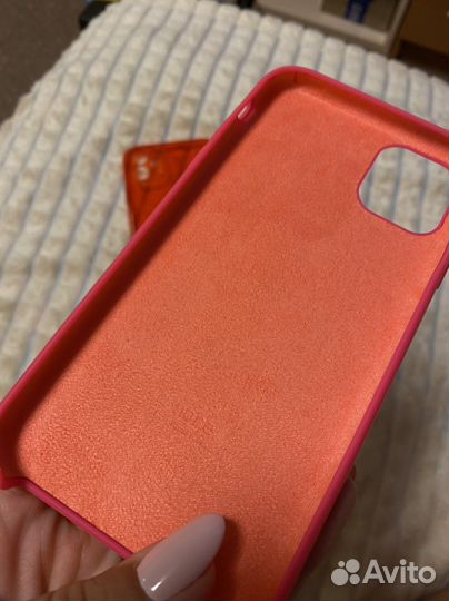 Чехол на iPhone 11