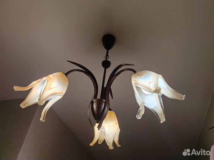 Люстры и светильники бу