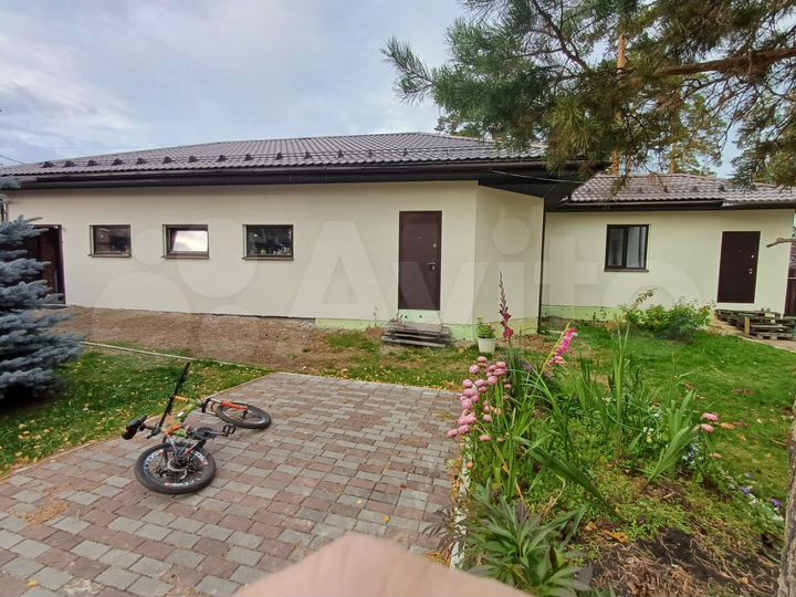 Коттедж 250 м² на участке 26 сот.