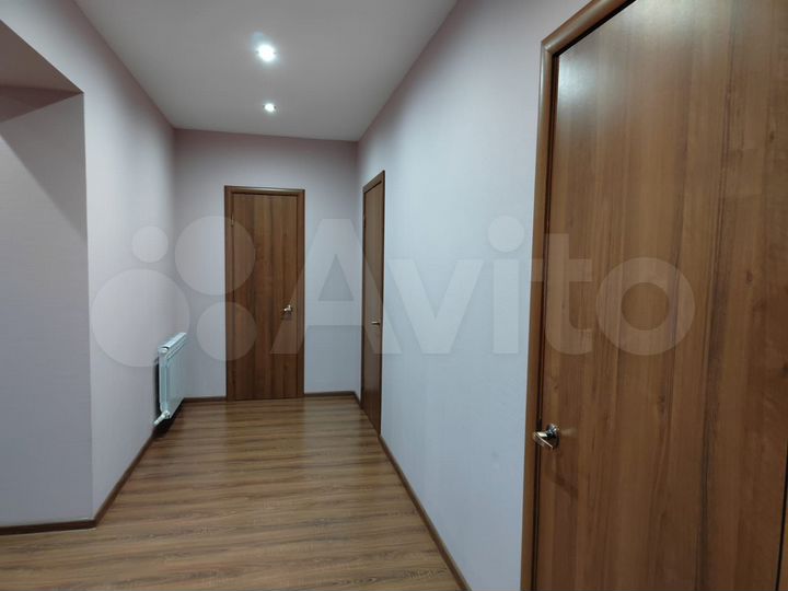 Коттедж 270 м² на участке 12 сот.