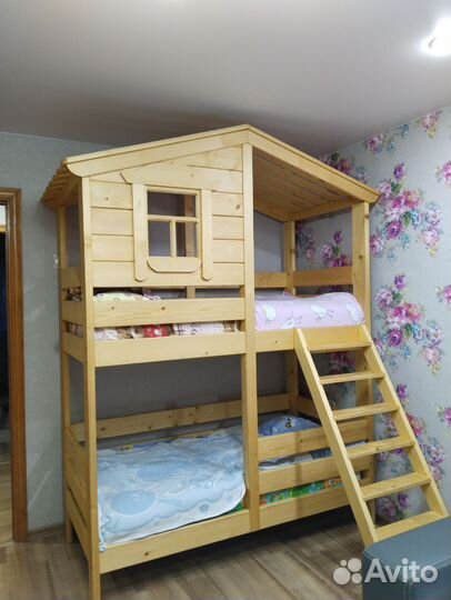 Двухъярусная кровать домик из натурального дерева