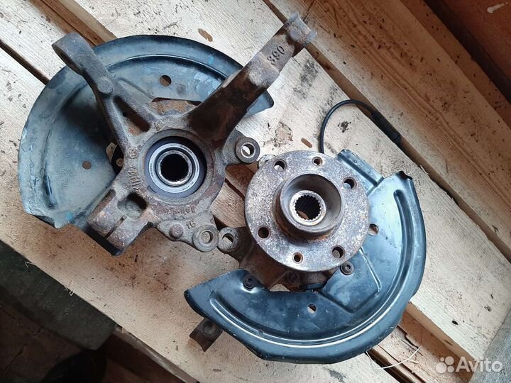 Поворотный кулак renault logan, Ladа largus