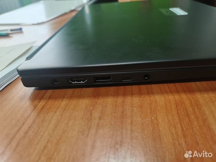 Ноутбук Msi modern 15 i5 8gb DDR4