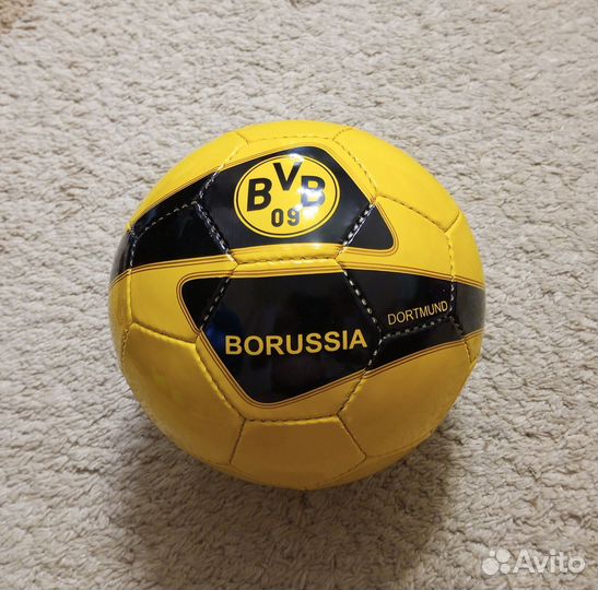 Футбольные мячи