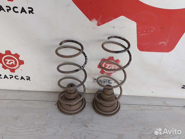 Lexus LX570 Пружина