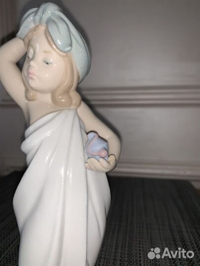 Статуэтка Lladro девочка Купальщица
