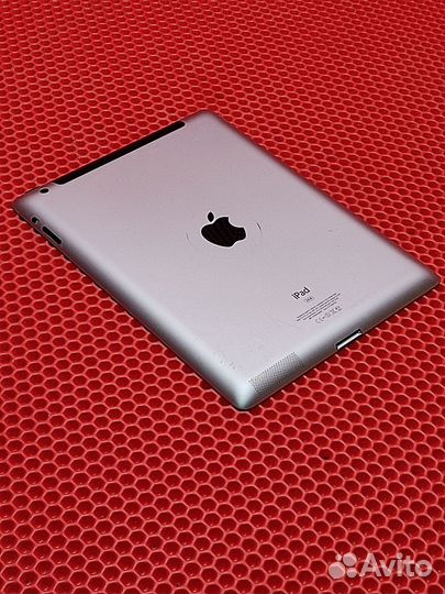 Планшет Apple iPad (2010) 32Gb Wi-F(6930 мАч)(мл)